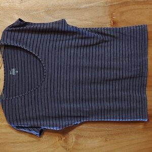 Nike Womens Activewear Tee Purple Stripe Silver Swoop Asymmetrical Cap Sleeve M